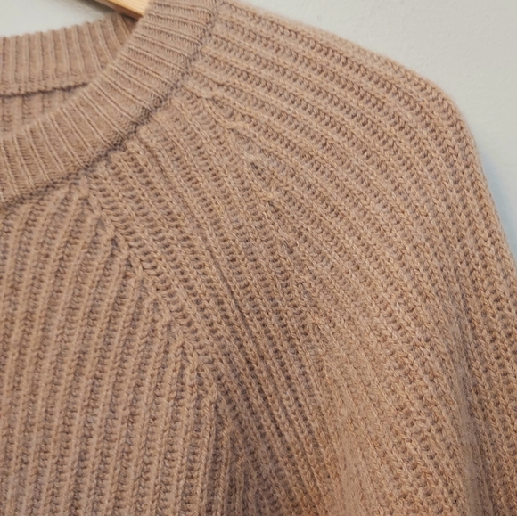 J. Crew Crewneck Cashmere Pullover Sweater Size Small Tan Camel Ribbed - Picture 5 of 13